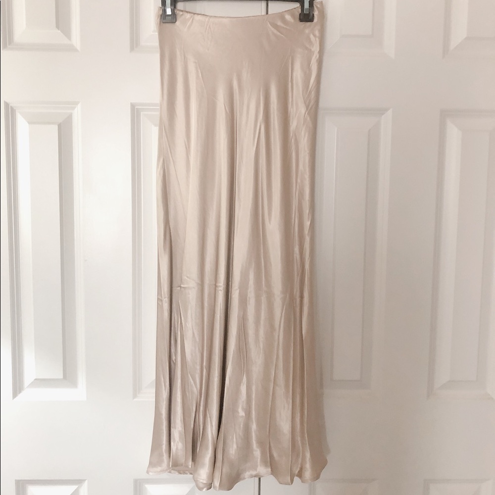 H&M women’s calf-length skirt size 4 NEW